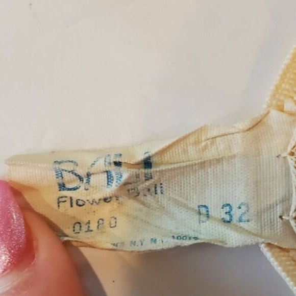 Vintage 60s Bra Beige Original Full Coverage 32D Pinup Bullet Bra Floral - Picture 8 of 9